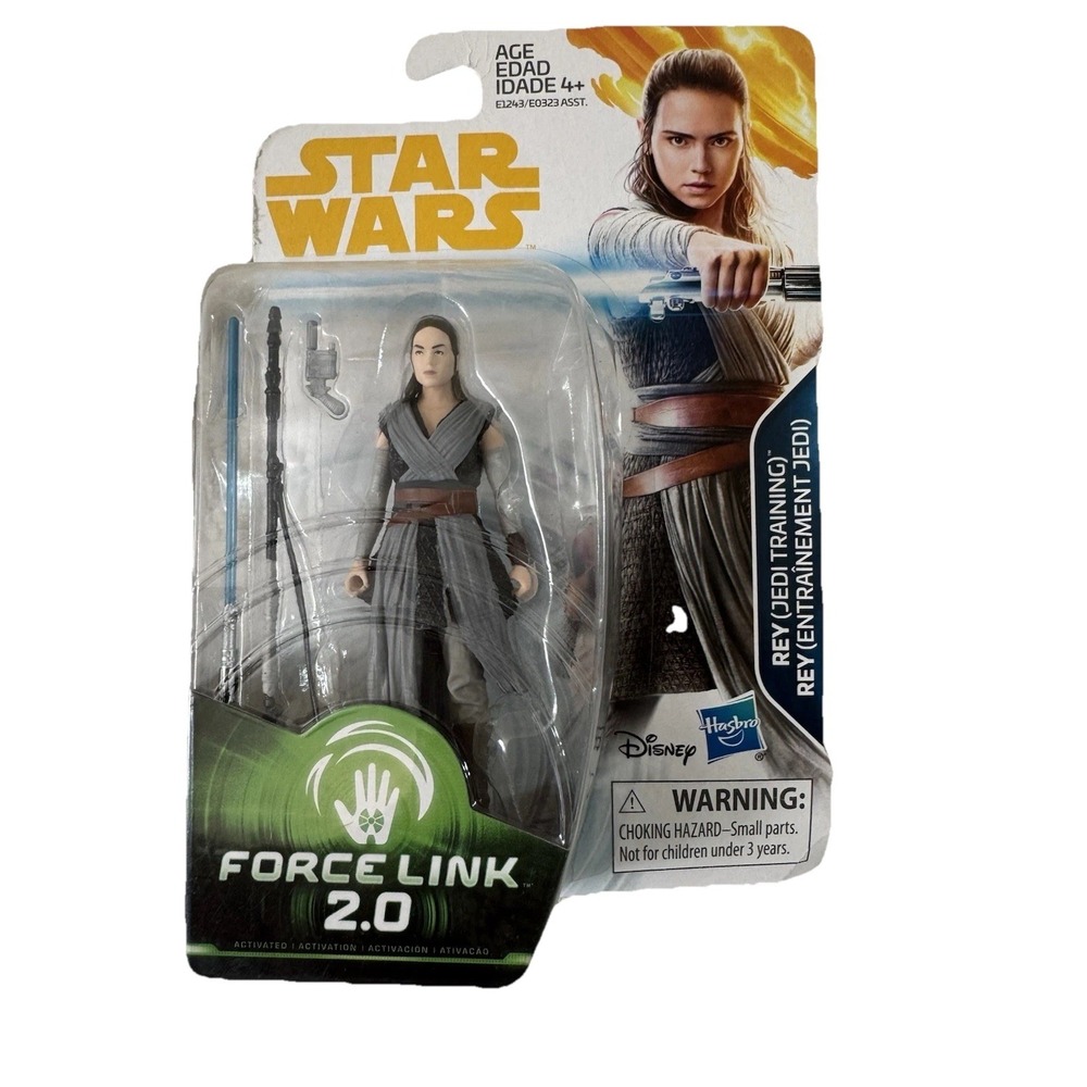 Star Wars Rey (Jedi Training) Force Link action figure Star Wars: The Last Jedi.